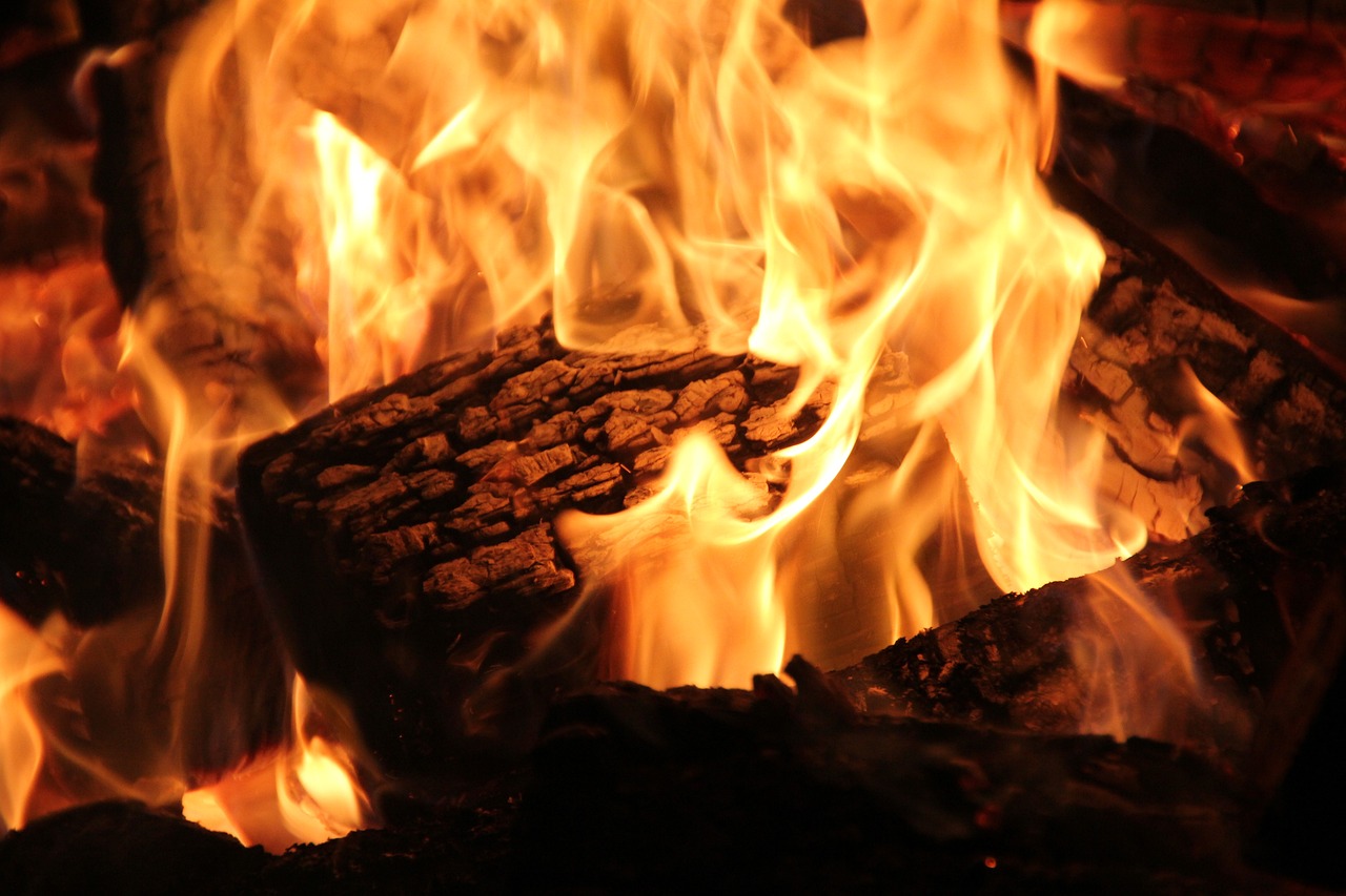 Expert Fireplace Cleaning in Villa Park, IL Professional Fireplace Cleaning Services In Villa Park Illinois